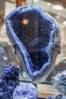 Crystals and Minerals - Amethyst Lake Online Shop